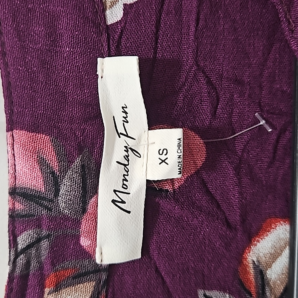 Monday Fun Stitch Fix Hi-Low Floral Blouse Top - Picture 4 of 7